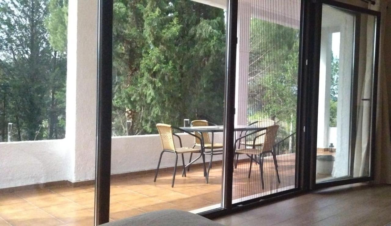 Bonita Casa Blanca En El Bosque. Córdoba Exterior foto